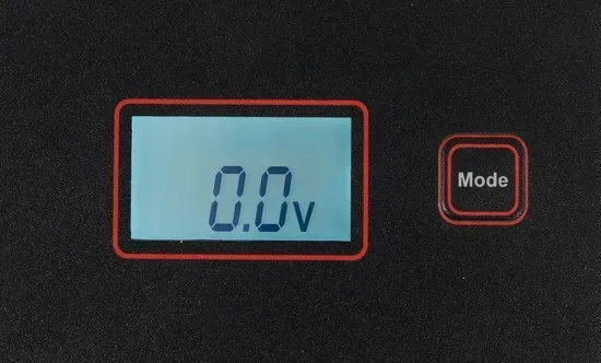 Зарядний прилад мережевий з LED дісплеєм YATO 6V-2A12V-4A.240Ah YT-83000