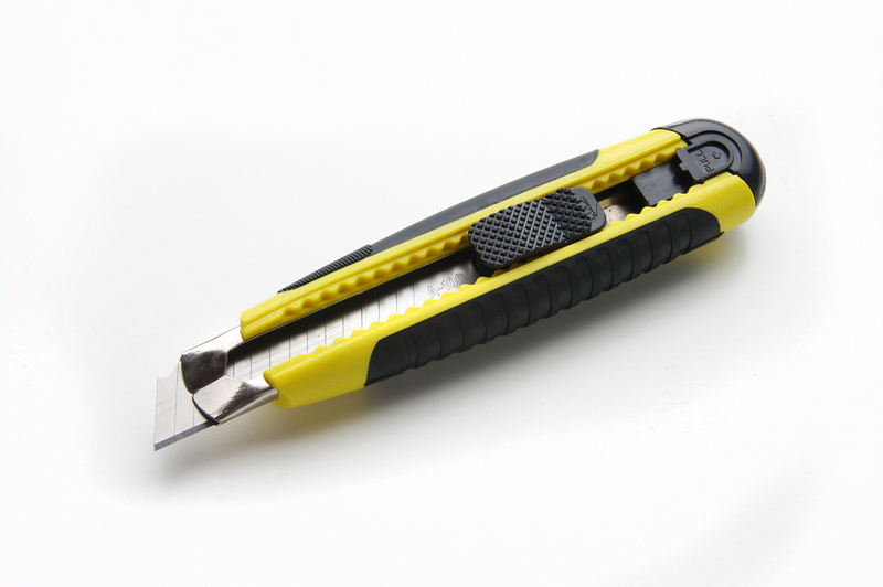 Ніж висувний 18 мм обгумований автозамок Сила 400226