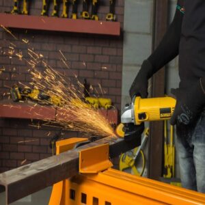 Шліфмашина кутова одноручна 125мм DeWALT  DWE 4115
